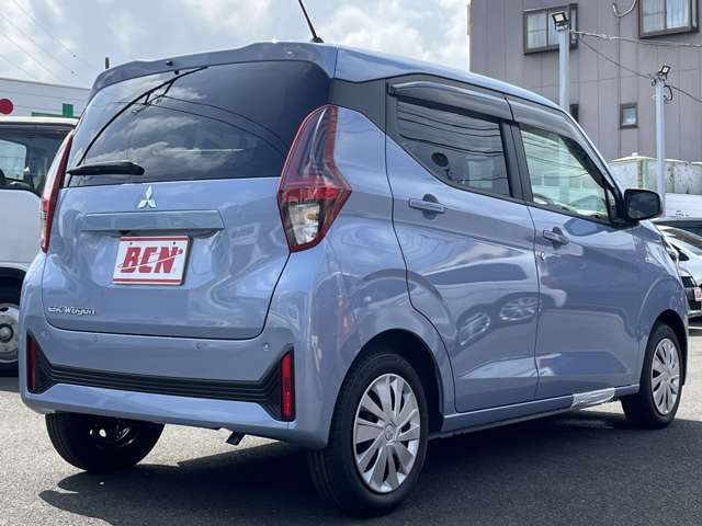 内装はルームクリーニング（室内清掃）後の納車となります♪♪　外装ももちろん磨き後の納車となります！！　プロスタッフがまごころ込めて仕上げます！！