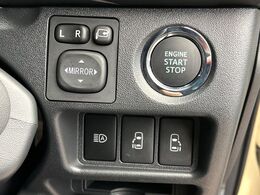 【両側パワースライドドア】スマートキーや運転席のスイッチで後席両側スライドドアの開閉が可能♪電動だから力を入れてドアを開ける必要が無く、小さなお子様でも簡単に開け閉めでき快適です♪