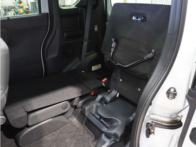 運転する人も、そうでない人も、家族みんなが安心して、自由にお出かけできる生活をサポートする先進機能。