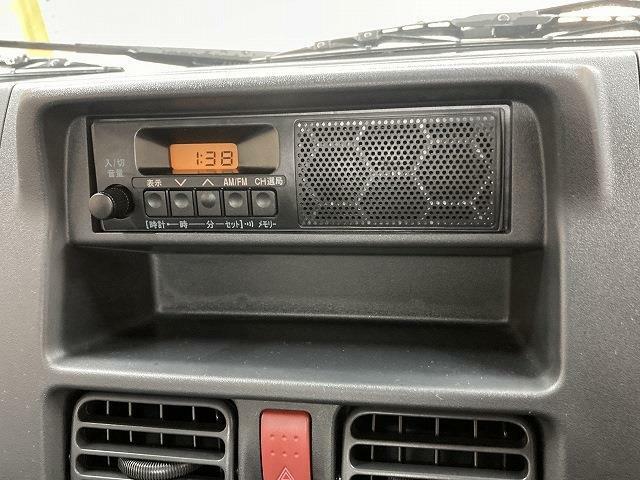 AM/FMラジオが装着されています。