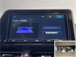 ナビ画面連動のETC付きです。高速道路料金所での小銭の出し入れや雨天時における窓の開け閉めなどの煩わしさが解消できます。料金所の通過もスムーズで快適ですよ。
