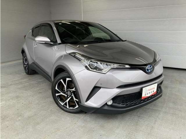 「中古車ハイブリッド保証」付き。ハイブリット機構を無償で保証します。保証期間は初度登録年月から10年目まで、または3年間の長い方。但し累計走行距離が20万km以内。