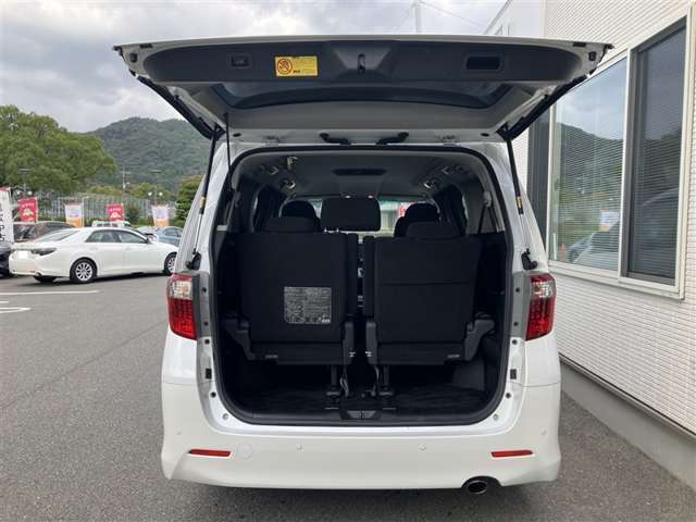 シートをたためば荷物を載せることもできます。