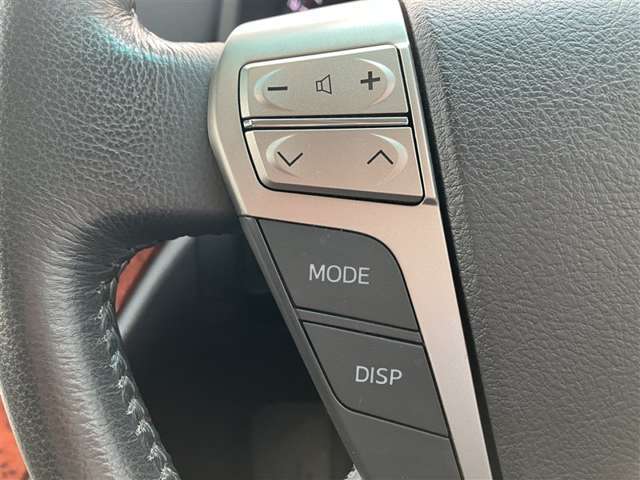 ステアリングスイッチ付いています。