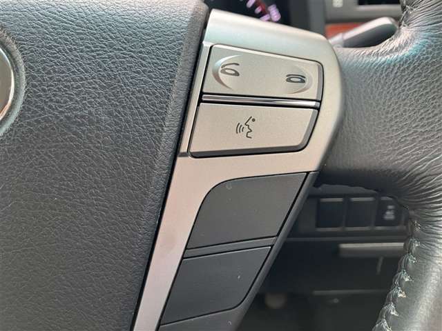 ステアリングスイッチ右部分です。