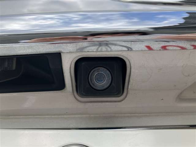 バックカメラ付いています。