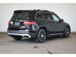 メルセデスの認定中古車「サーティファイドカー」には、100項目にも及ぶ点検・整備項目が設定されています。