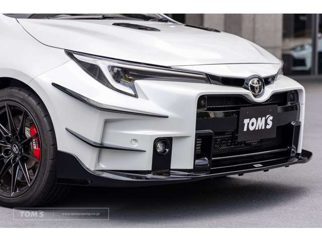 【TOM'S装着品】フロントバンパー/サイドディフューザー/リヤアンダーディフューザー/リヤルーフウィング/トムス・バレルマフラー/サイドフェンダーガーニッシュ (カーボン)/リヤバンバーガーニッシュ（カーボン）
