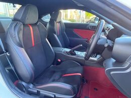 ドライバーによって運転しやすいポジションは異なり、あの車はどうなのか不安なこともありますよね。気になるお車は店頭で乗り込んでご確認いただけます♪