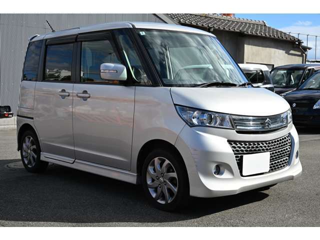 各種オートローン（イオン・プレミア・オリコ等）を取り扱っています。審査は簡単で、免許証さえあれば即審査可能。通常ローンが難しい方にも自社ローンあり。お気軽にご相談ください。