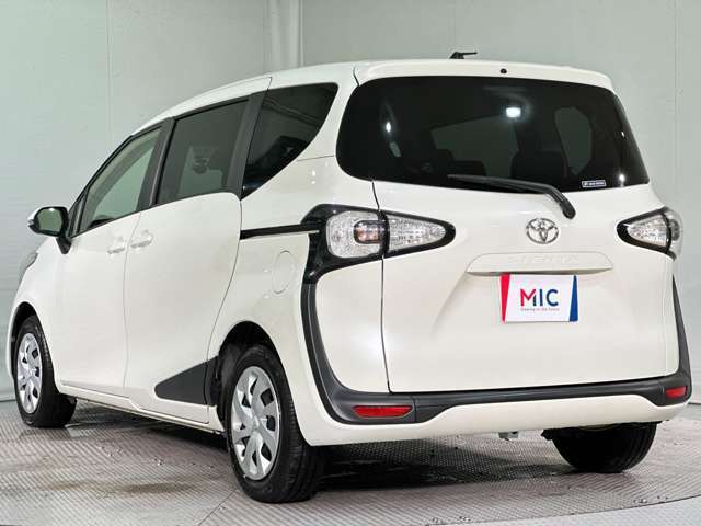 納車前にはスタッフによってピカピカに仕上げてご納車致します。オプションでガラスコーティングなどオススメ品も格安で承ります！