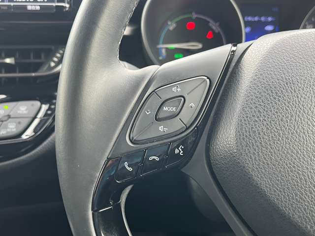 ☆ステアリングオーディオスイッチ☆オーディオやナビと連動させればハンドル内での操作が可能になりより快適なドライブを安全にお楽しみいただけます！