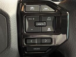 【レーダークルーズコントロール】高速道路での長距離走行が楽に！！自動で速度を保つクルーズコントロールが、衝突軽減システムと連携し、前方の車両を感知して車間を保つように速度調節してくれます！！