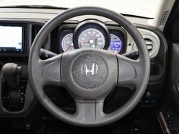 握りやすく、回しやすいステアリングは長時間の運転でも疲れを感じさせません！