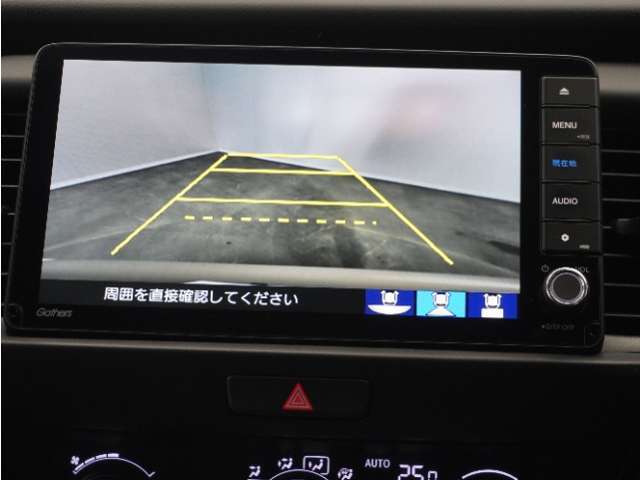 ◆バックカメラ◆リバースにするだけで映ります、後方の安全確認や、狭い駐車場での車庫入れ、雨の日や夜間など視界の悪い時に便利です！安全にバックする為には欠かせない装備です。