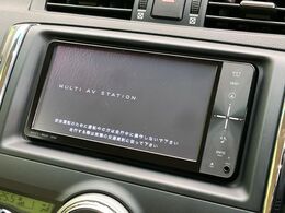 【純正ナビ】人気の純正ナビを装備しております。ナビの使いやすさはもちろん、オーディオ機能も充実！キャンプや旅行はもちろん、通勤や買い物など普段のドライブも楽しくなるはず♪