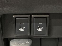 【シートヒーター】寒い日に重宝するシートヒーター！エアコンより早く温まってくれるので寒がりの人も安心ですね♪エアコンの温風は乾燥するから苦手、という方にもをおすすめです。