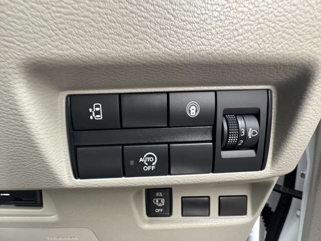 【運転席操作部】運転に役立つ機能ばかり！快適なドライブにしてくれること間違いなし！！