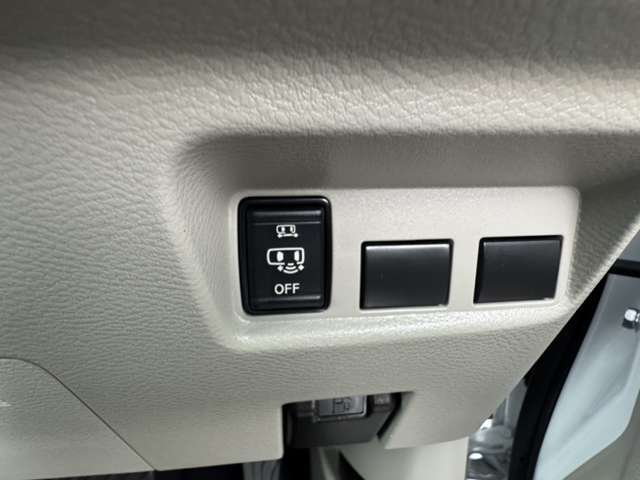 【運転席操作部】運転に役立つ機能ばかり！快適なドライブにしてくれること間違いなし！！
