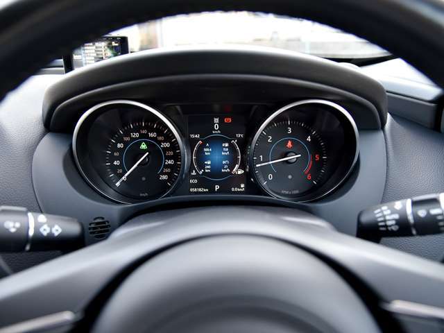 有償保証は、24時間レッカーに加え237項目にも及ぶ機械部品を保証致します。修理回数無制限・走行距離無制限・修理累積金額無制限で期間内保証致します。