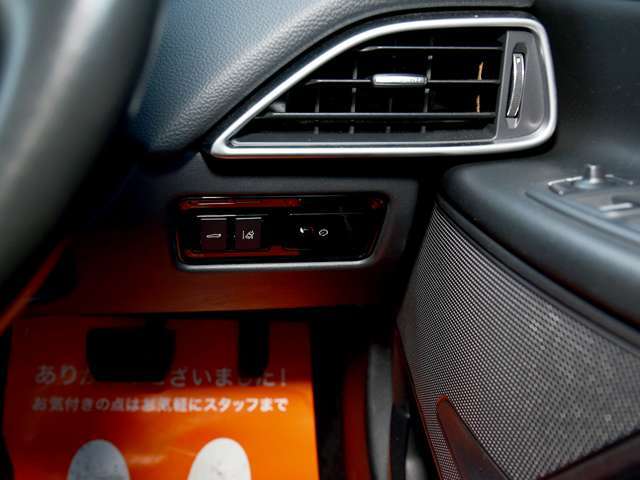 また、目に見えない機械内部にまで、コンピューター診断機を使って点検を行う事で、コンピューター内部も「エラーゼロ」にて、ご納車をさせて頂きます。お客様は費用負担がないので、ご満足のお声を頂いております。