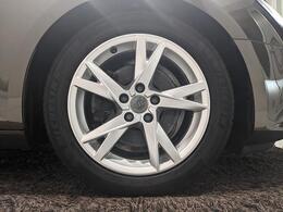 オシャレは足元から。スポーティーかつ洗練されたデザインで迫力があり、カッコいいです！