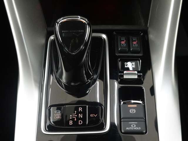 電動パーキングブレーキ　ブレーキオートホールド装備