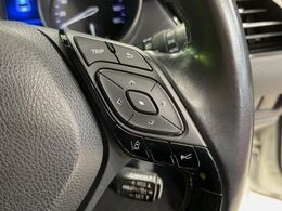 【レーダークルーズコントロール】高速道路での長距離走行が楽に！！自動で速度を保つクルーズコントロールが、衝突軽減システムと連携し、前方の車両を感知して車間を保つように速度調節してくれます！！