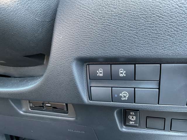両側オートスライドドア装備。運転席からでもワンタッチでスライドドアの開閉が可能です。