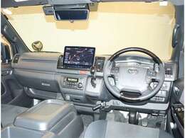 オシャレなインテリアで運転する気分も盛り上がりますよね＾＾