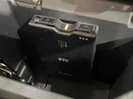 【ETC】高速道路の料金所をストレスなく通過！話題のスポットやサービスエリアに多い「スマートIC」利用時は必須のアイテムです。当店でセットアップを実施、ご納車当日からすぐにご利用いただけます！