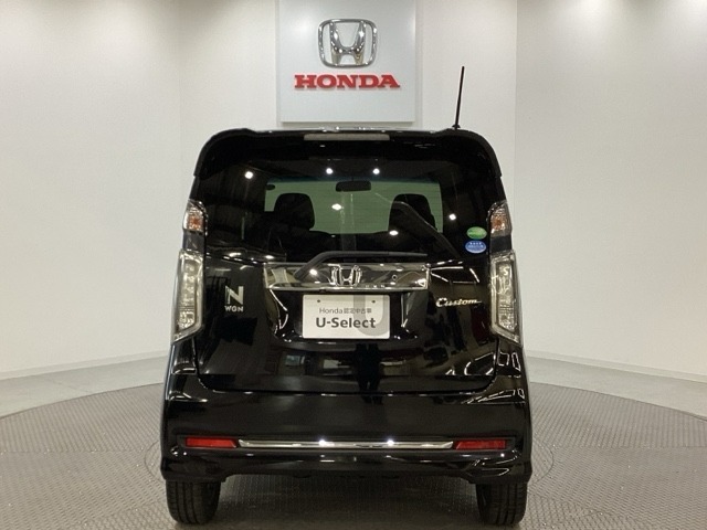 【Honda認定中古車 U-Select】　は3つの安心をお約束します。　1　Hondaのプロが整備した安心。 2　第三者機関がチェックした安心。　3　購入後もHondaが保証する安心。