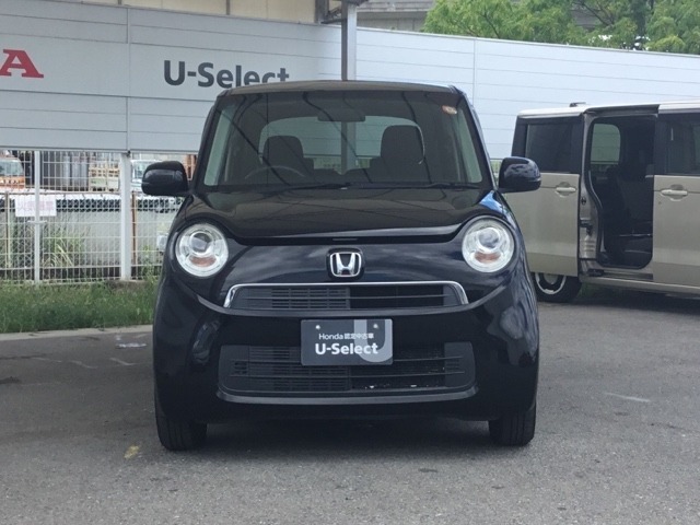 お客様に安全で快適なカーライフをお送りいただくために、中古車にも高いレベルの品質基準を設け、その基準に従って、全ての中古車について納車前整備を実施しています。