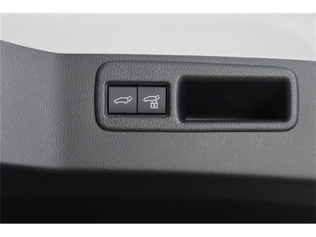 重いリアゲートも電動で動くので便利です！！