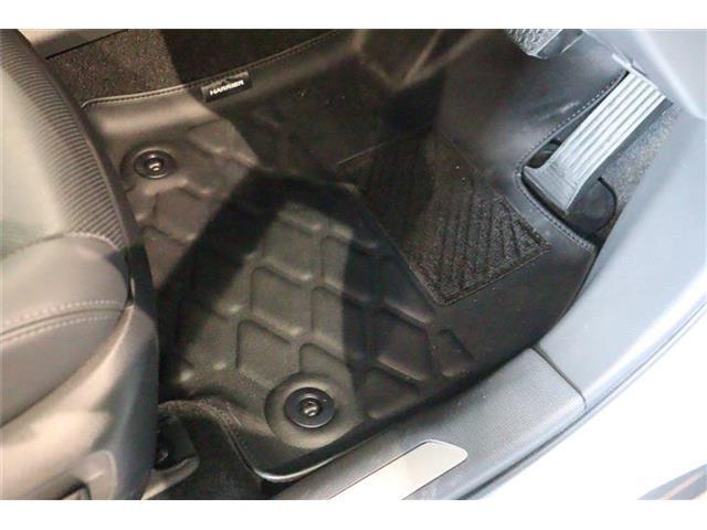 フロアマット装着済み！汚れがちなフロアマットもきれいな状態ですよ♪