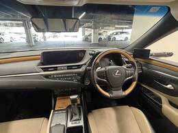見通しの良いコックピットは普段のドライブに最適。運転しやすいお車となります。