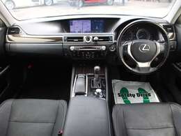 すっきりとしたGSらしいデザインのダッシュ回り！フロントビューの視認性もよく運転しやすいと思います★