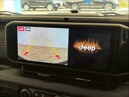 【カラーバックモニター】を装備しております。リアの映像がカラーで映し出されますので日々の駐車や幅寄せなどで安心安全です。