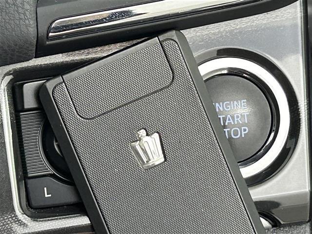 【　スマートキー＆プッシュスタート　】鍵を挿さずにポケットに入れたまま鍵の開閉、エンジンの始動まで行えます。