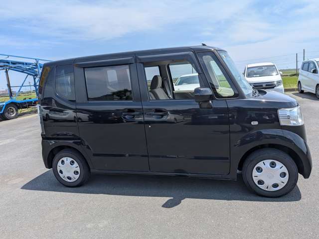車検付きの中古車を現車確認当日そのままお持ち帰りいただく場合は、軽自動車の場合は自動車税2年分の預かり金＋補償金と保証人が必要です。詳しくは下記サイトからhttp://jclick.info/jcc/kounyuu.pdf 電話質問不可