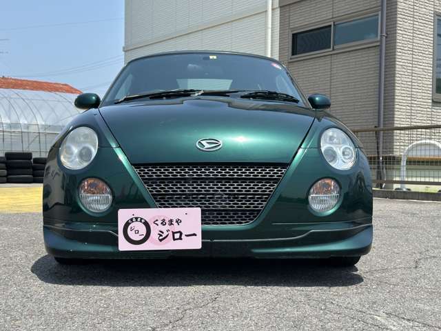当社自慢のお車です。横にこの車輌のセールスポイントを写真と説明でアピールしてあります！まずはご覧になってください。いろんなところをチェックできますよ。