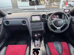 ワンオーナー/専用カーボン製フロントバンパー/レッド加飾付カーボン製フロントスポイラー/レッド加飾付カーボン製サイドシルスポイラー/専用カーボン製リアスポイラー