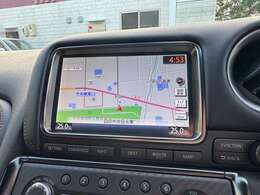 カーウイングスナビゲーションシステムを搭載。HDDナビで目的地までのルート案内もスムーズに、地デジTVやDVD/CD再生、Bluetooth接続も可能で快適なドライブをサポートします。