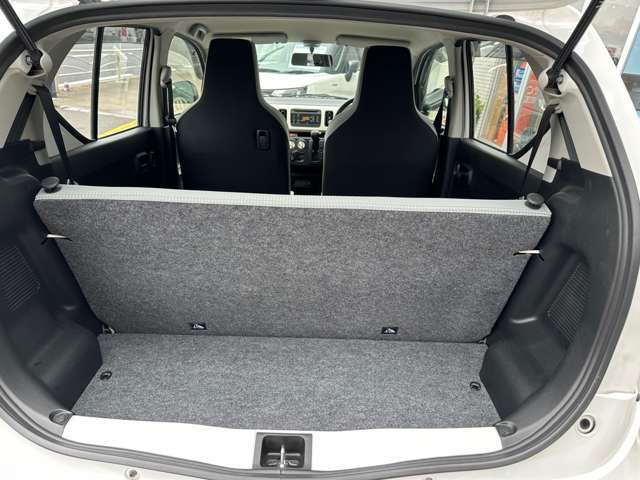 荷室部分（4人乗車時）