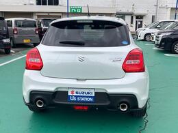 お買い得車から、人気の中古車。弊社総展示台数300台！豊富な在庫からお客様にぴったりの1台をお探しいたします。