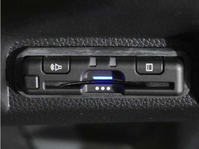 【ETC車載器】高速道路のご利用時にとても便利なETC車載器。セットアップ(費用別途)後にお渡ししとなります。