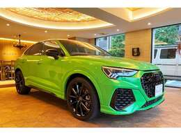 シャープなシルエットの「RS Q3スポーツバック」