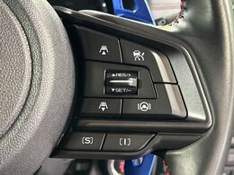 【全車速追従機能付クルーズコントロール】高速道路での長距離走行が楽に！！自動で速度を保つクルーズコントロールが、衝突軽減システムと連携し、前方の車両を感知して車間を保つように速度調節してくれます！！