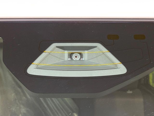 【スズキ　セーフティサポート】走行中に前方の車両等を認識し、衝突しそうな時は警報とブレーキで衝突回避と被害軽減をアシスト。より安全にドライブをお楽しみいただけます。