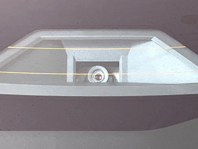【スズキ　セーフティサポート】走行中に前方の車両等を認識し、衝突しそうな時は警報とブレーキで衝突回避と被害軽減をアシスト。より安全にドライブをお楽しみいただけます。